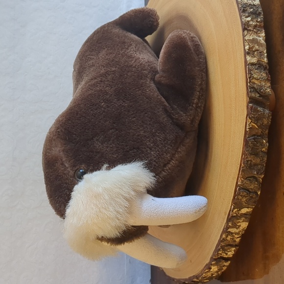 Vintage Sea World Stuffed animals. Walrus and Dolphin - Picture 2 of 6